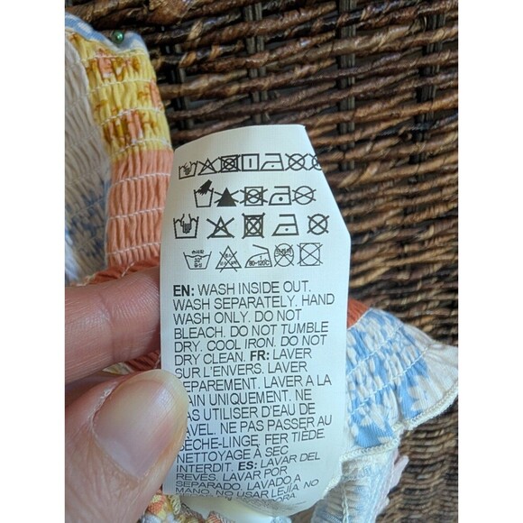 NWT Billabong Halter Smocked Patchwork Quilt Print Ruffle Women's Small Cottage - Picture 8 of 10